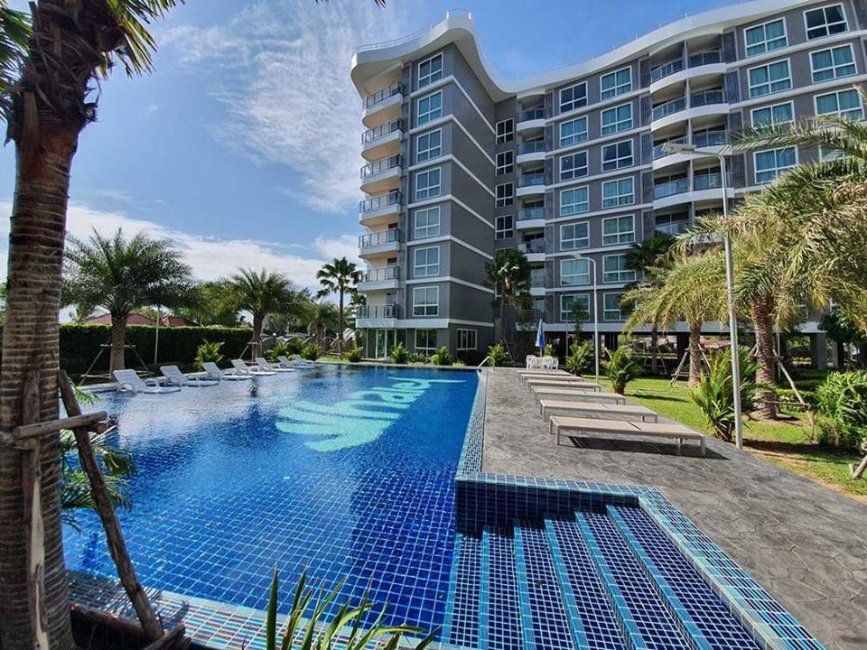Whale Marina pool, Pattaya — amenities for residents and guests.